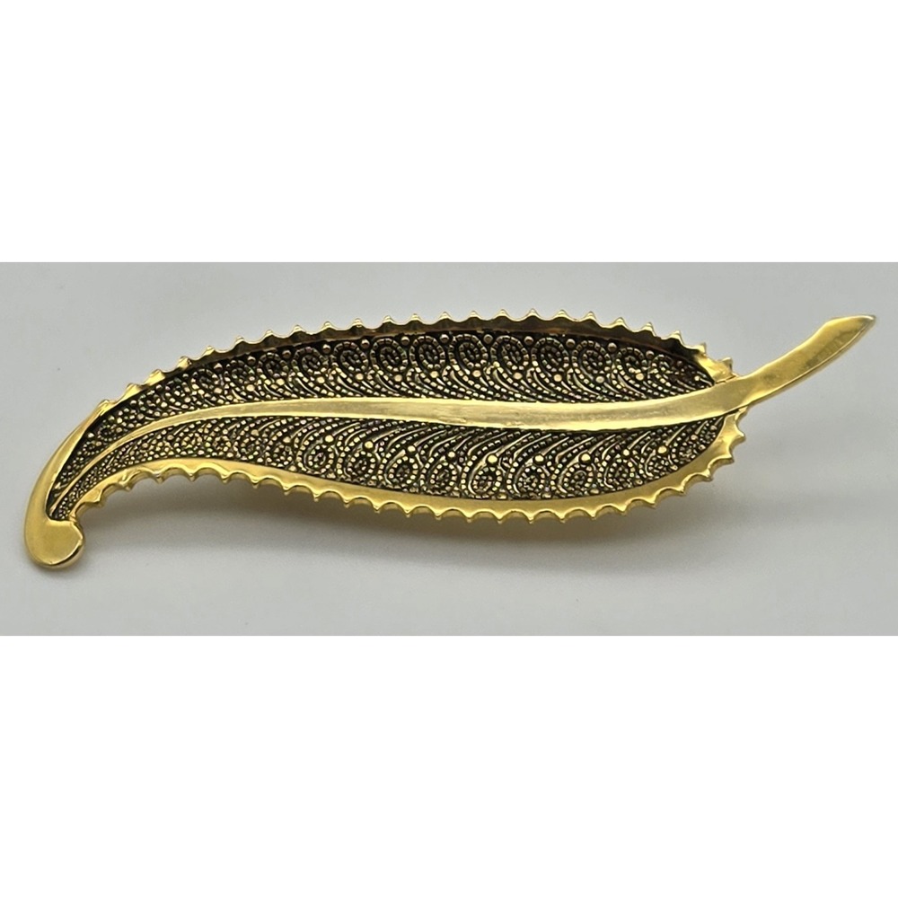 Vintage Gold Tone Leaf Feather Brooch Filigree Etched Long Statement‎ Pin Retro